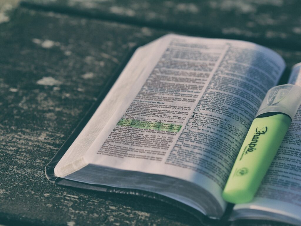 versiculos da biblia 1024x769 - Memorização da Bíblia: guia completo com técnicas e recursos poderosos